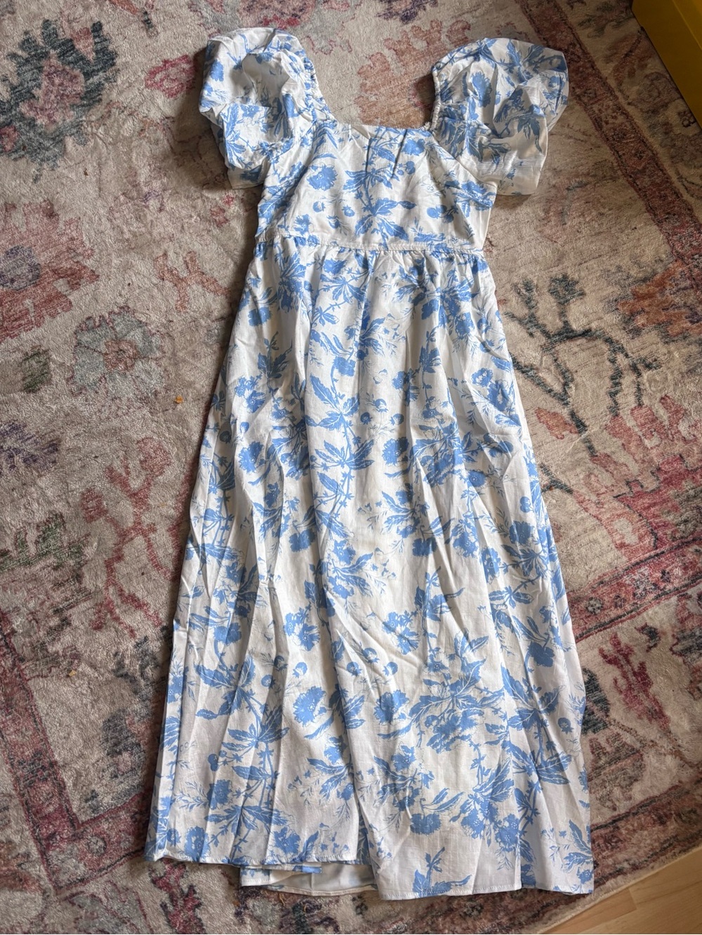 NWT Baltic Born “Graceland” White Maxi Dress with Blue Floral Print Size M